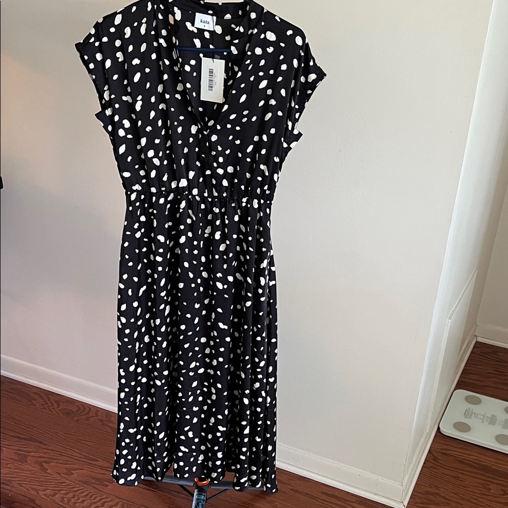 Stylish Black and White Midi Dress